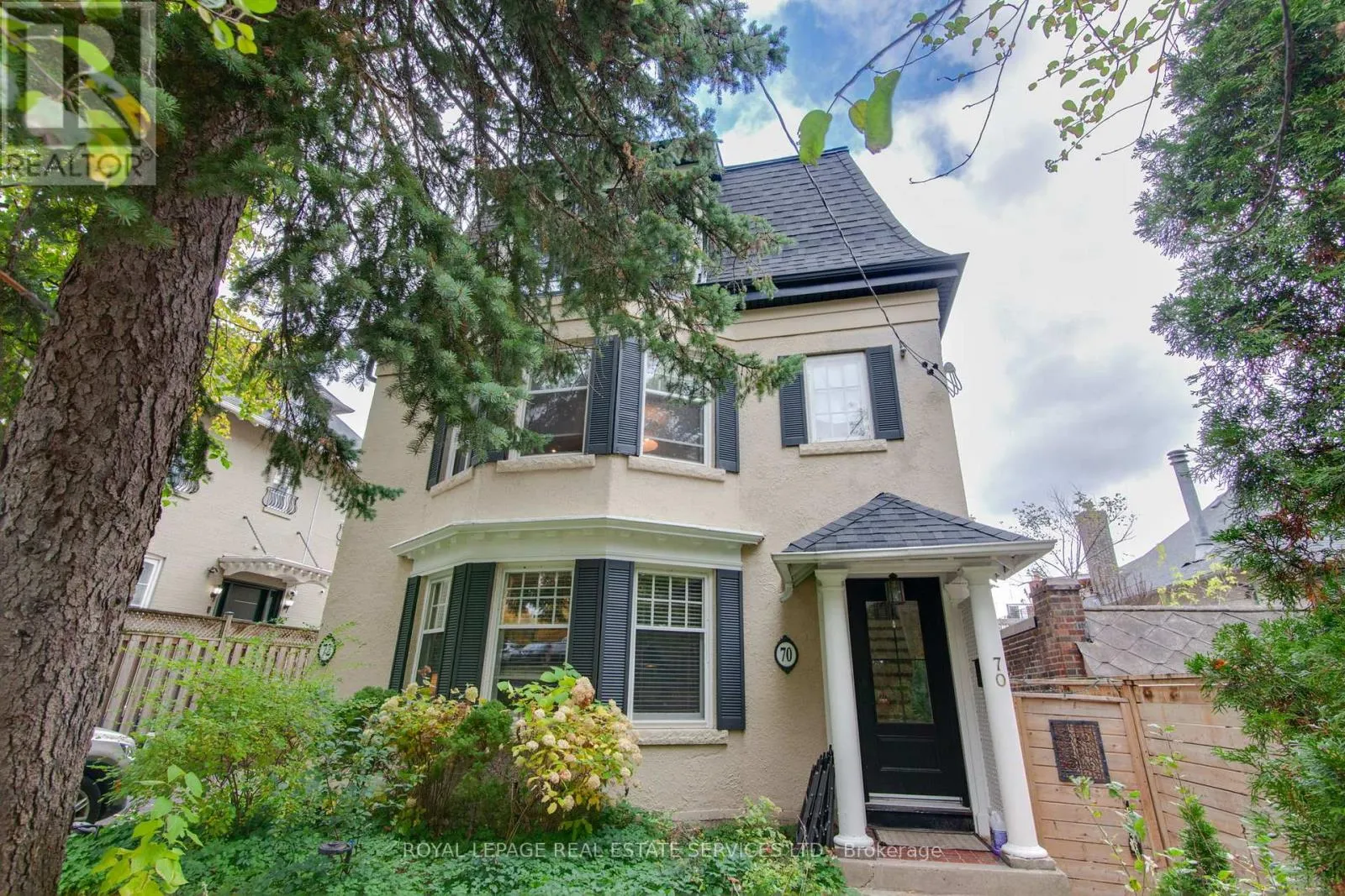 House for rent: L - 70 Kilbarry Road, Toronto, Ontario M5P 1K6