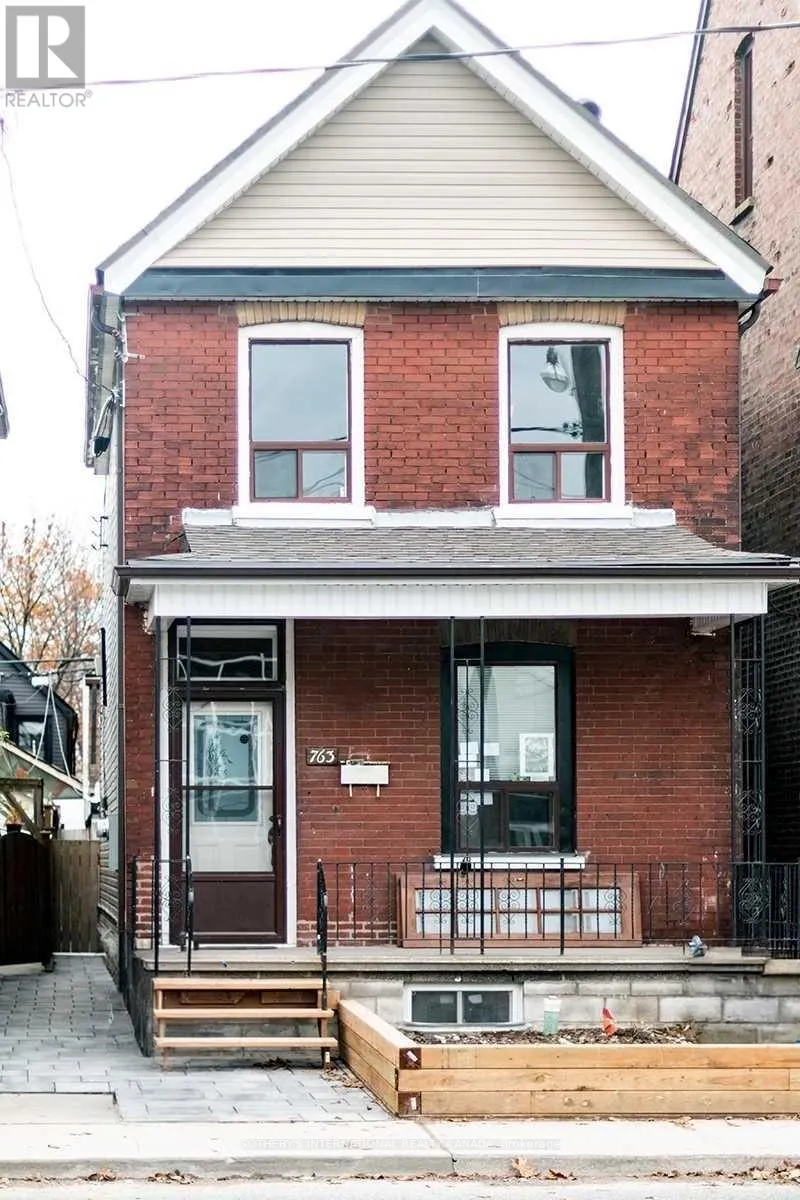 House for rent: Ll 2 - 763 Dupont Street, Toronto, Ontario M6G 1Z5