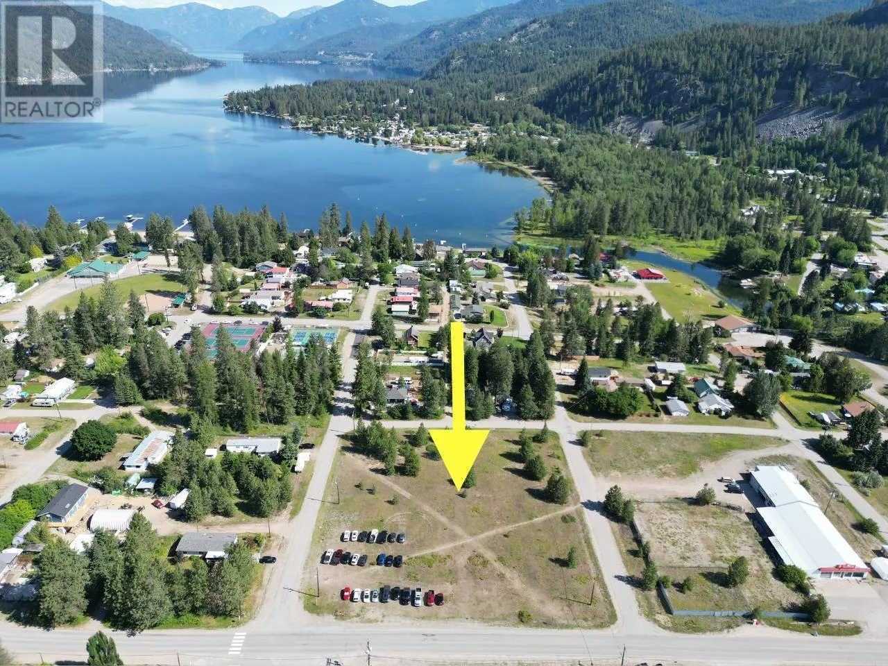 Other for rent: Lot 1 West Lake Drive, Christina Lake, British Columbia V0H 1E0