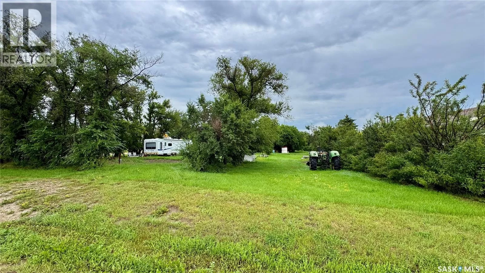 Unknown for rent: Lot 17-18 Railway Street, Macrorie, Saskatchewan S0L 2E0