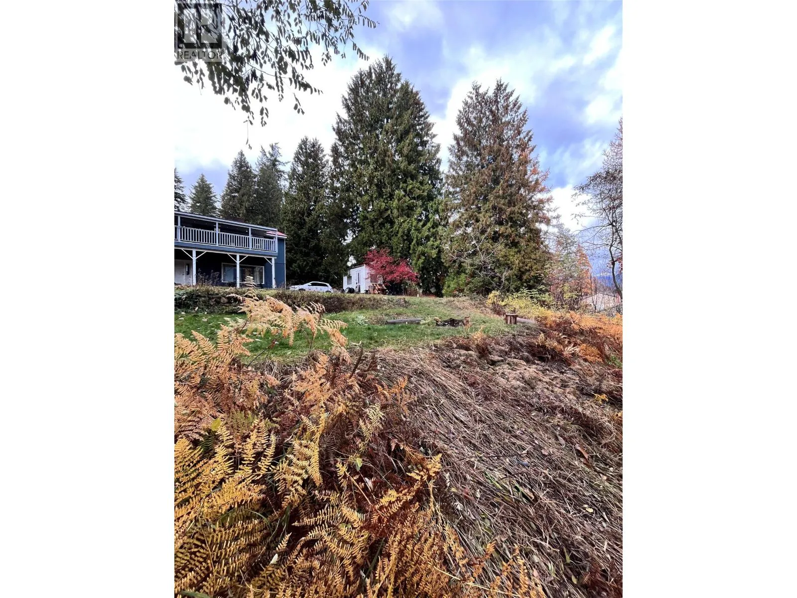 Other for rent: Lot B 9th Avenue, Castlegar, British Columbia V1N 1M4