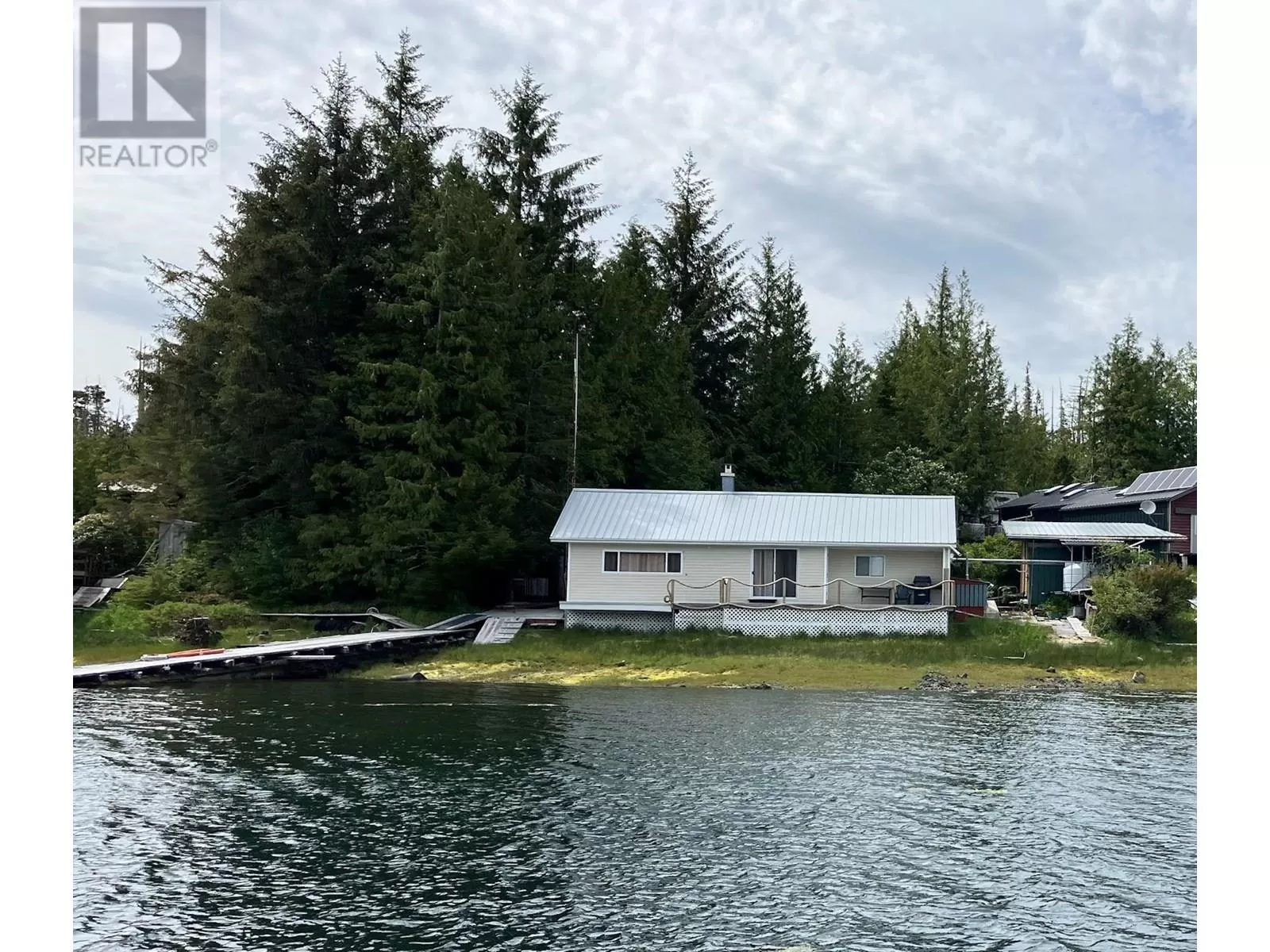 House for rent: Lot B Hunts Inlet, Prince Rupert, British Columbia V0V 1E0