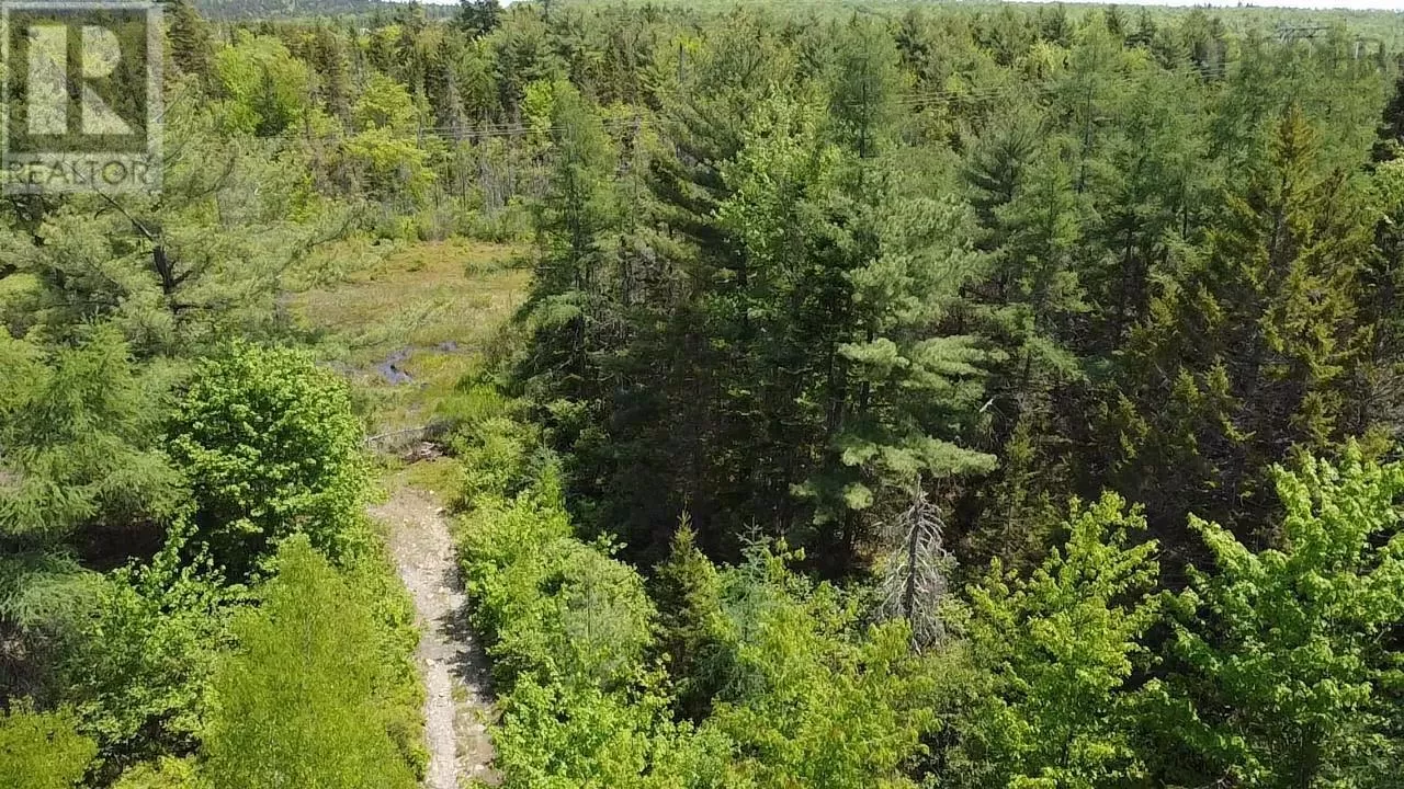 Lot Calderwood, Wellington, Nova Scotia B2T 0B8