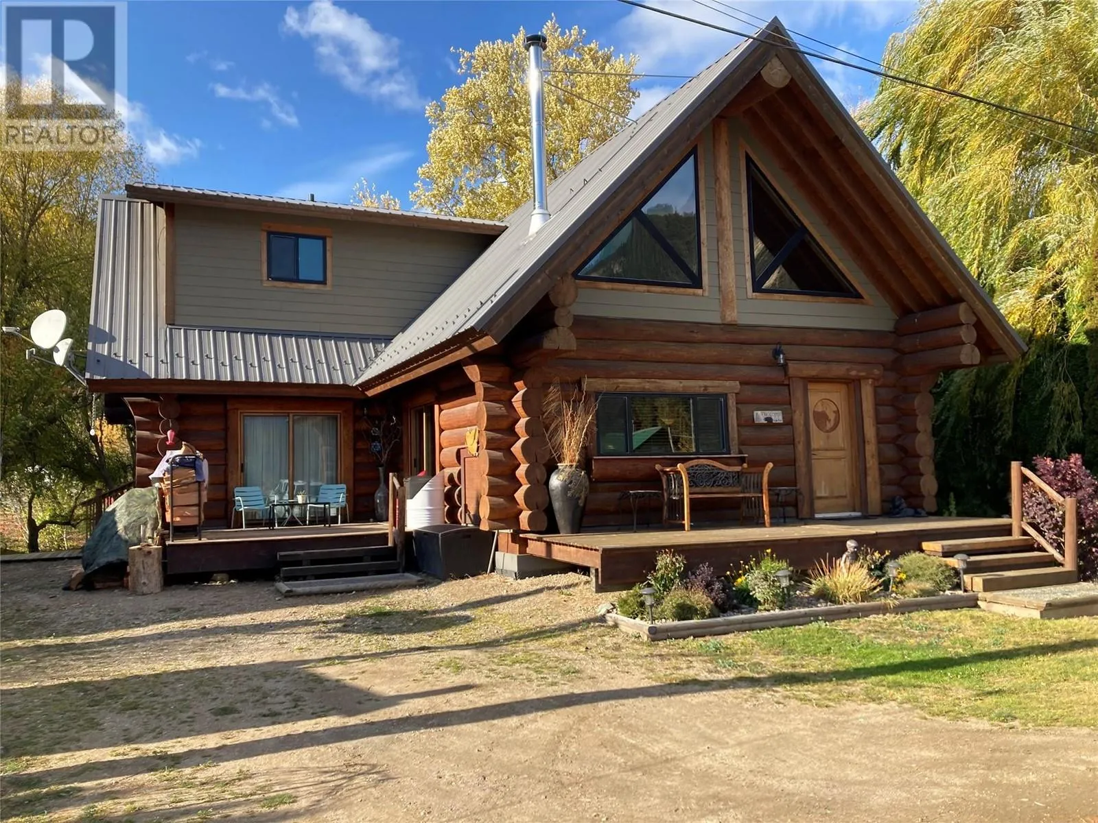 House for rent: Lot L Sinmax Creek Road, Adams Lake, British Columbia V0E 2E0