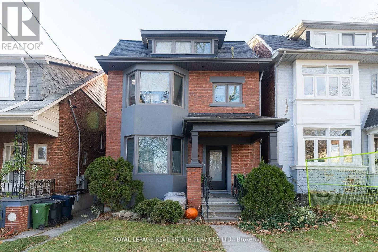 Other for rent: Lower - 10 Wilfrid Avenue, Toronto, Ontario M4S 2H9