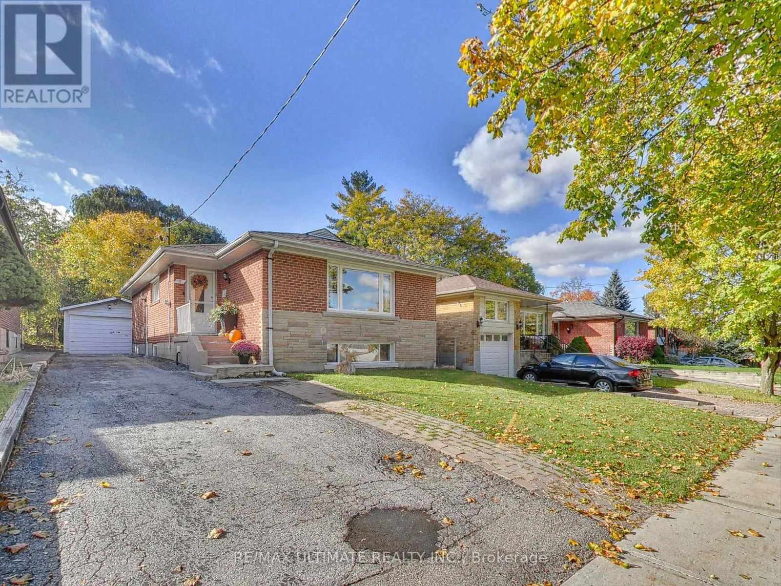 House for rent: Lower - 11 Westona Street, Toronto, Ontario M9P 2X8