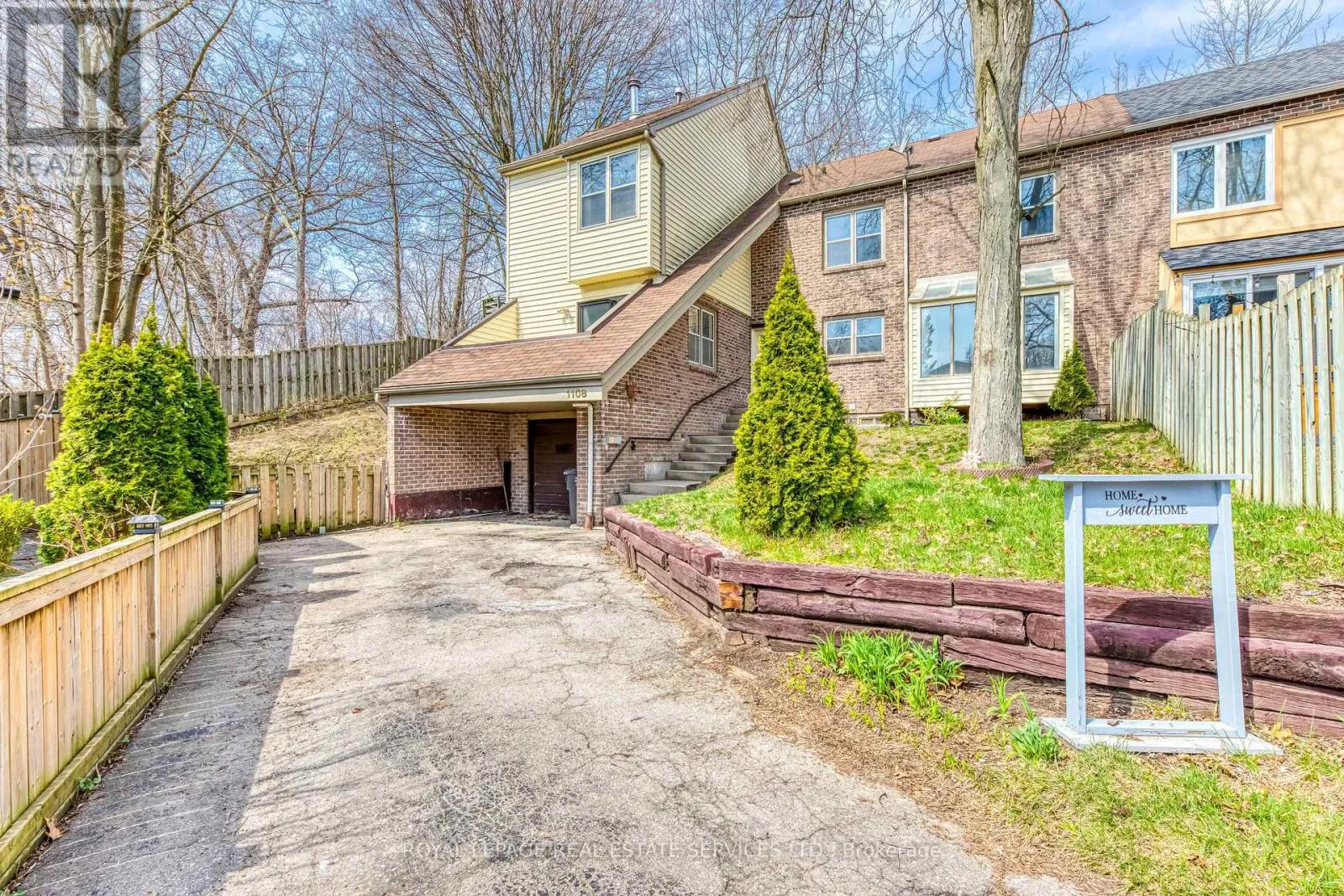 Row / Townhouse for rent: Lower - 1108 Kos Boulevard, Mississauga, Ontario L5J 4C4