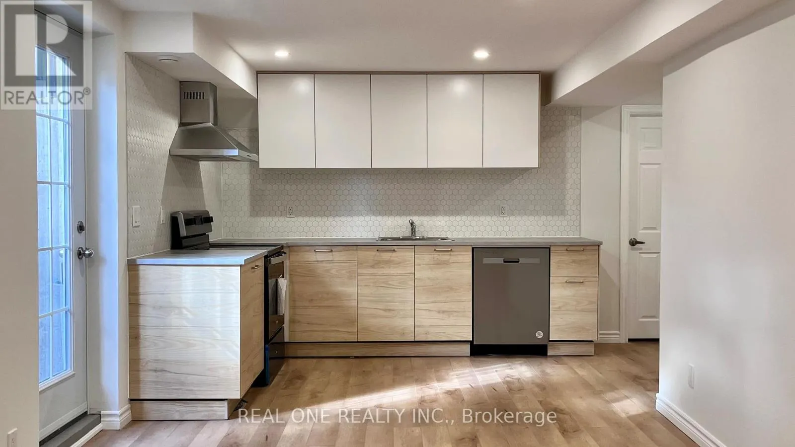 House for rent: Lower - 1200 Greenwood Crescent, Oakville, Ontario L6J 6W5