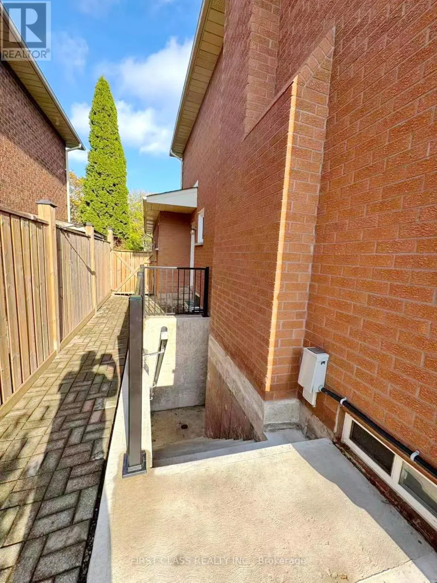 House for rent: Lower - 1200 Rushbrooke Drive, Oakville, Ontario L6M 1K9