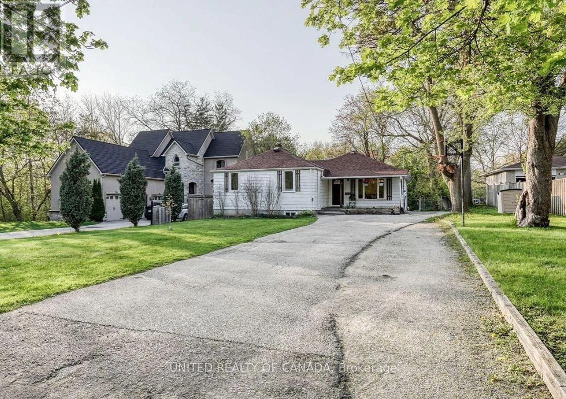 House for rent: Lower - 126 Weldrick Rd Road W, Richmond Hill, Ontario L4C 3V1