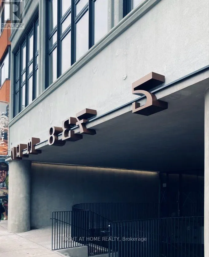 Lower - 1305 Dundas Street W, Toronto, Ontario M6J 1X8