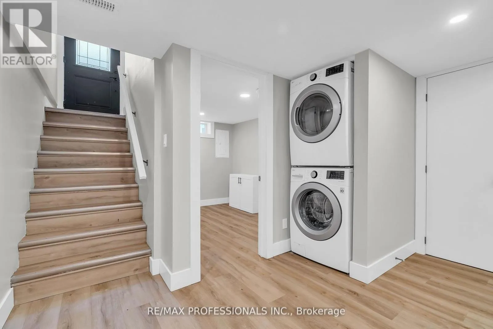 House for rent: Lower - 139 Byron Avenue, Kitchener, Ontario N2C 1Z7