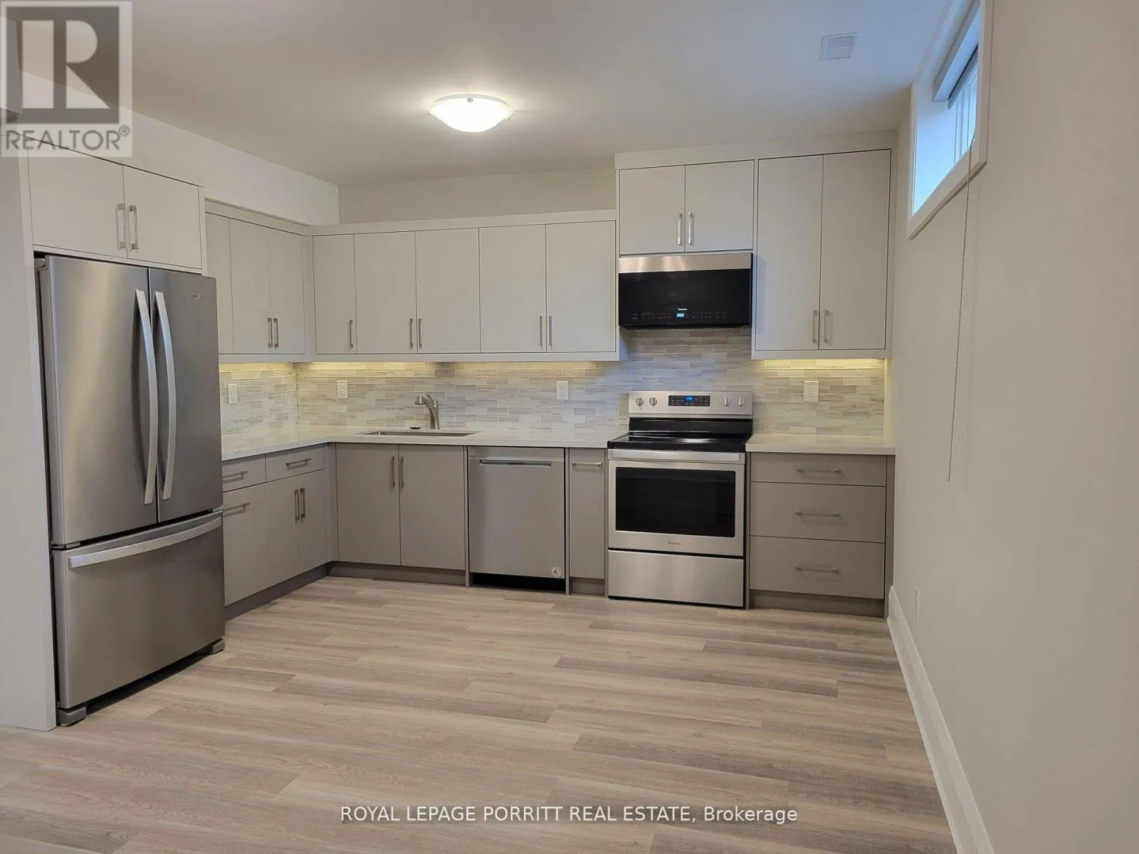 House for rent: Lower - 15 Elton Crescent, Toronto, Ontario M8W 2X9