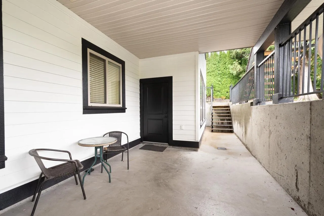 House for rent: Lower 17551 Abbey Drive, Surrey, British Columbia V4N 4H2