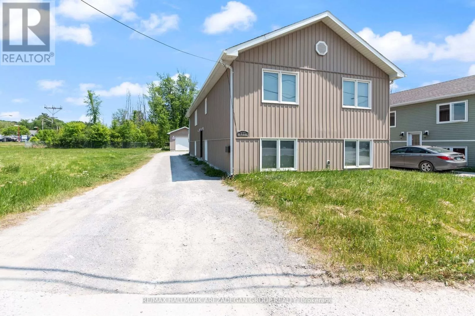 House for rent: Lower - 177 The Queensway S, Georgina, Ontario L4P 2A3