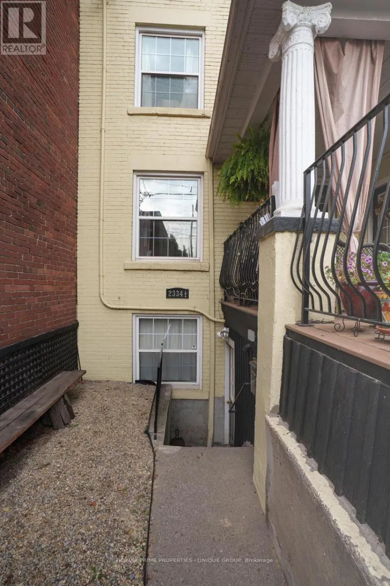 Other for rent: Lower - 2334 Queen Street E, Toronto, Ontario M4E 1G9