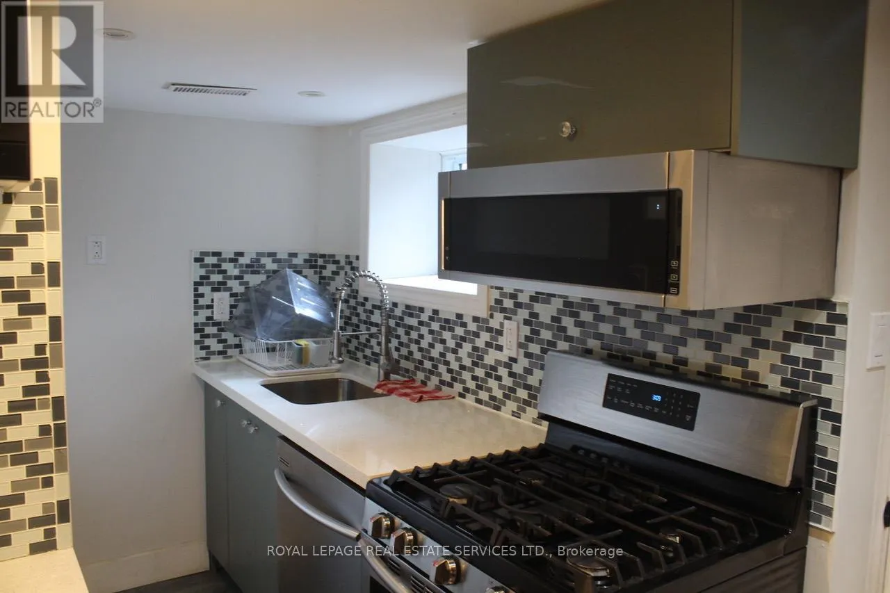 House for rent: Lower - 263 Grace Street, Toronto, Ontario M6G 3A7