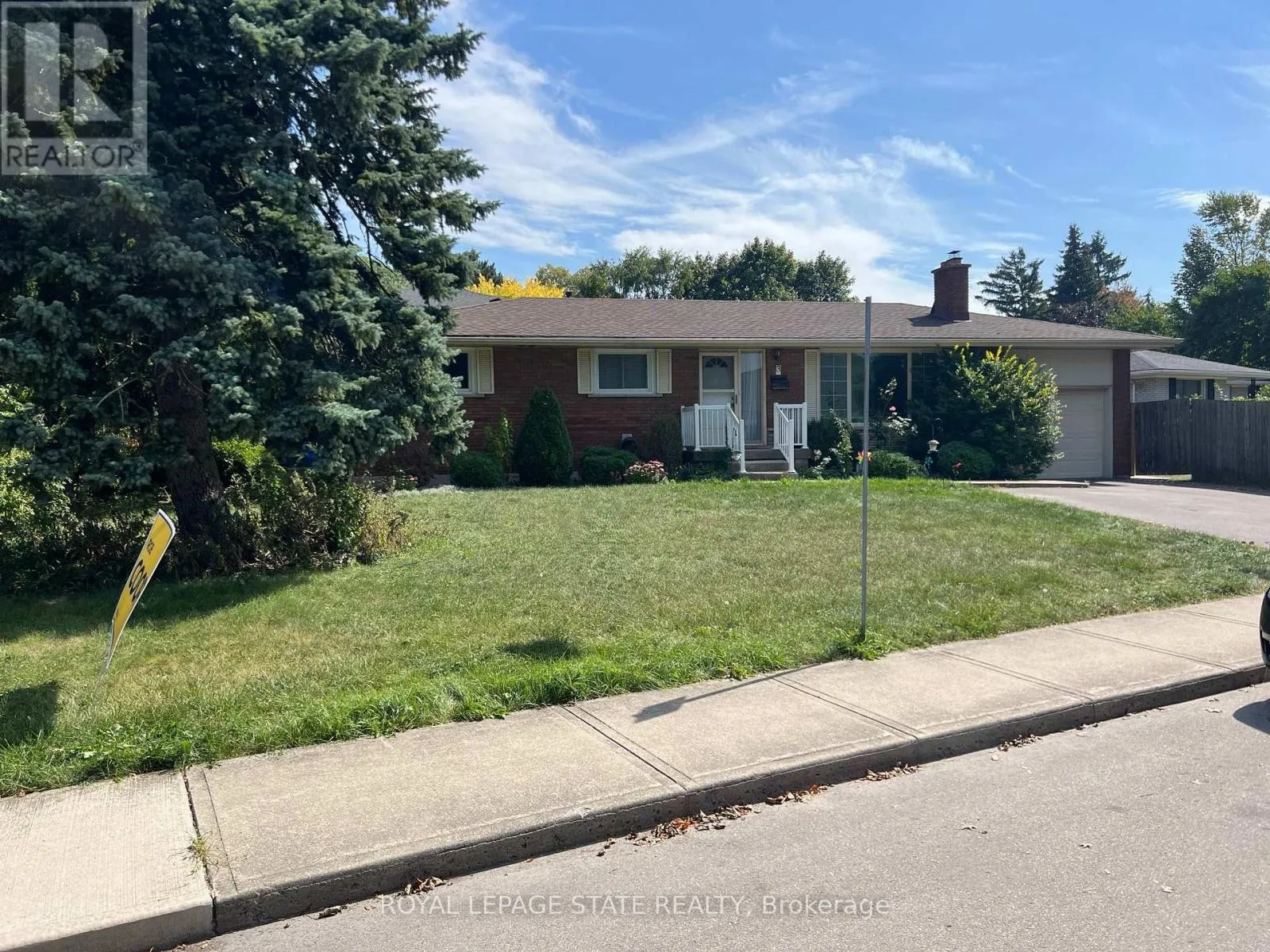 House for rent: Lower - 3 Cambria Court, Hamilton, Ontario L9C 3Z2