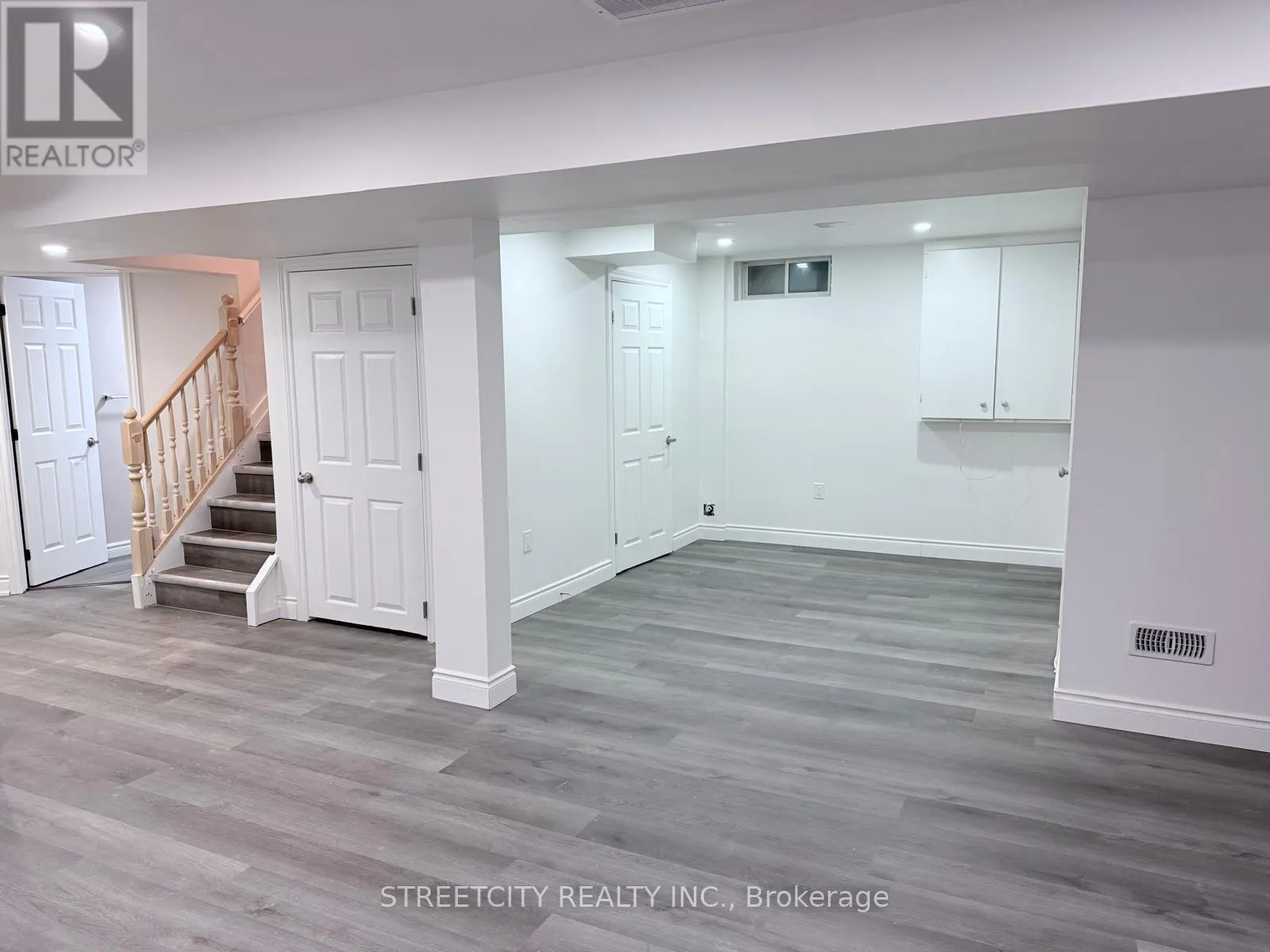 Other for rent: Lower - 31 Christians Drive, London East, Ontario N5V 4N9