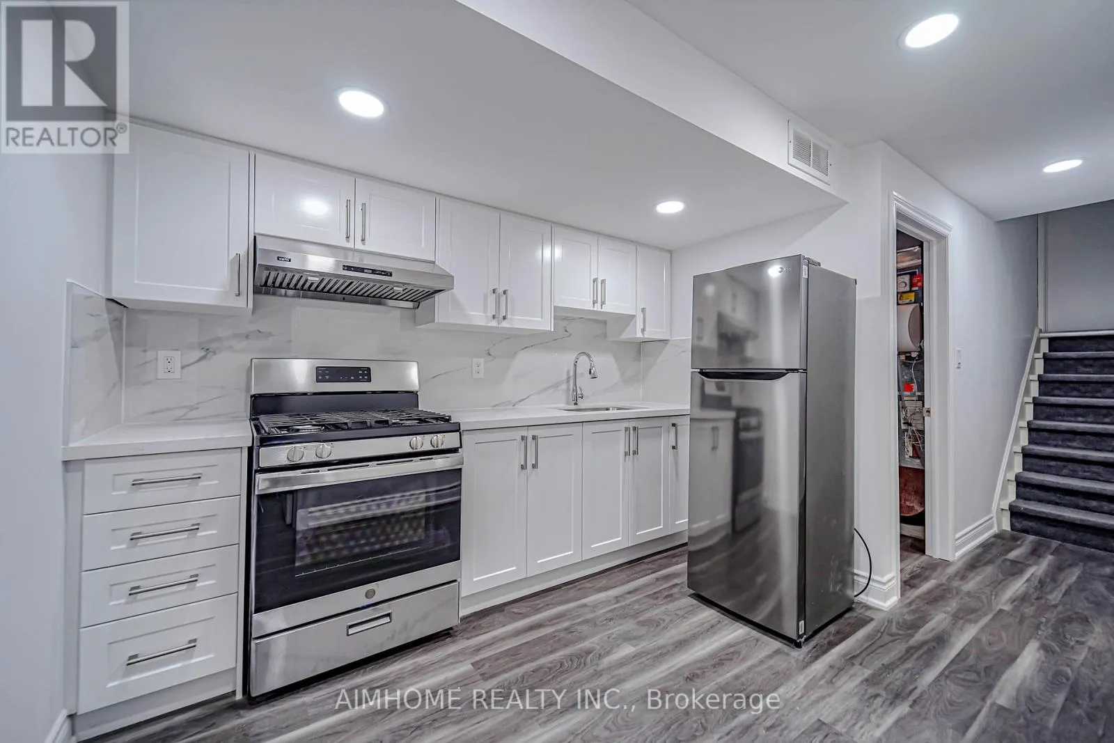 House for rent: Lower - 345 Montego Road, Mississauga, Ontario L5B 1C6