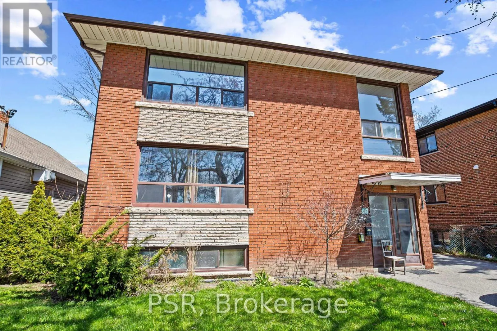 Triplex for rent: Lower - 35 Twenty Fourth Street, Toronto, Ontario M8V 3N3