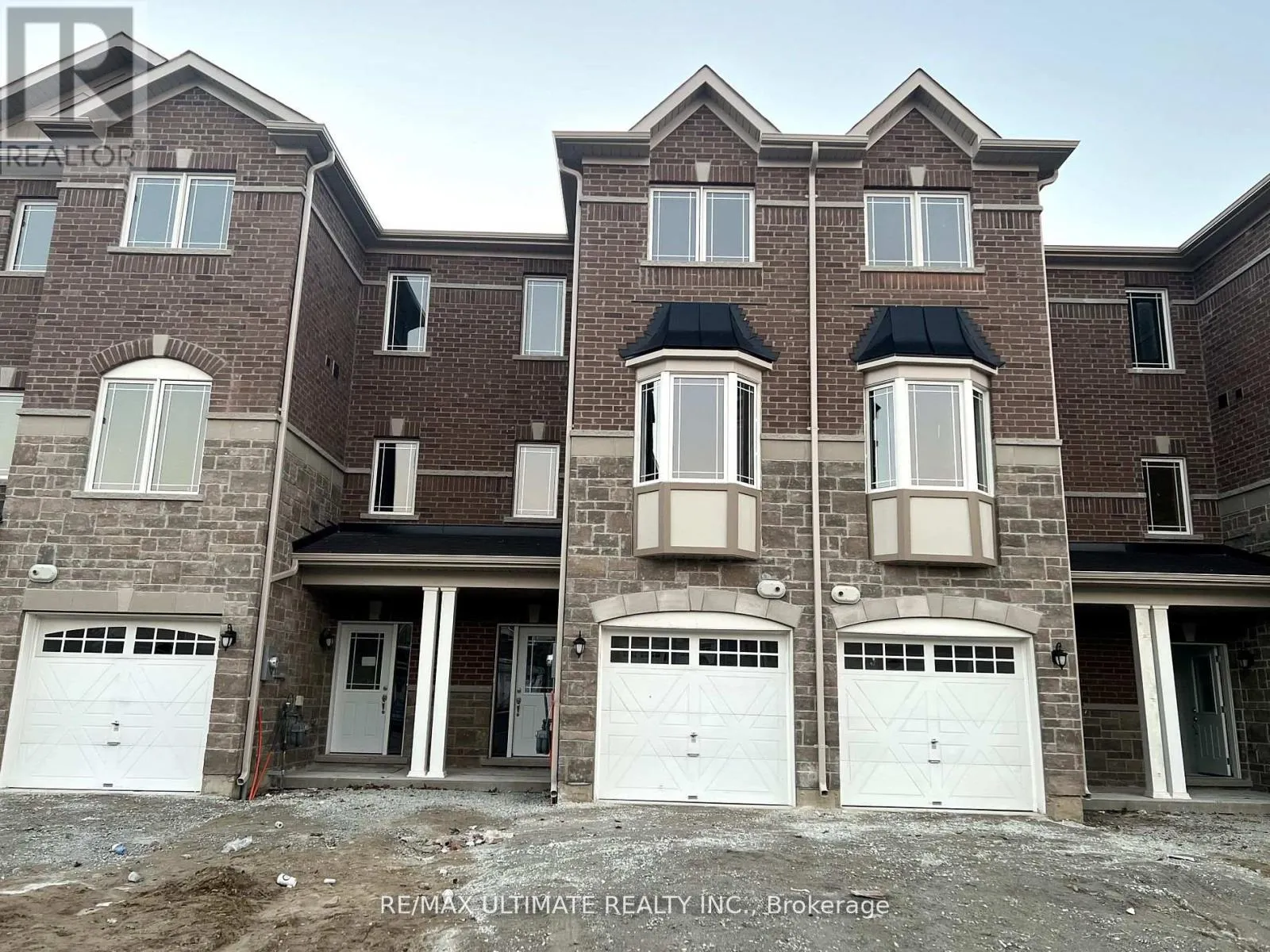 Row / Townhouse for rent: Lower - 36 Milson Crescent, Essa, Ontario L0M 1B5