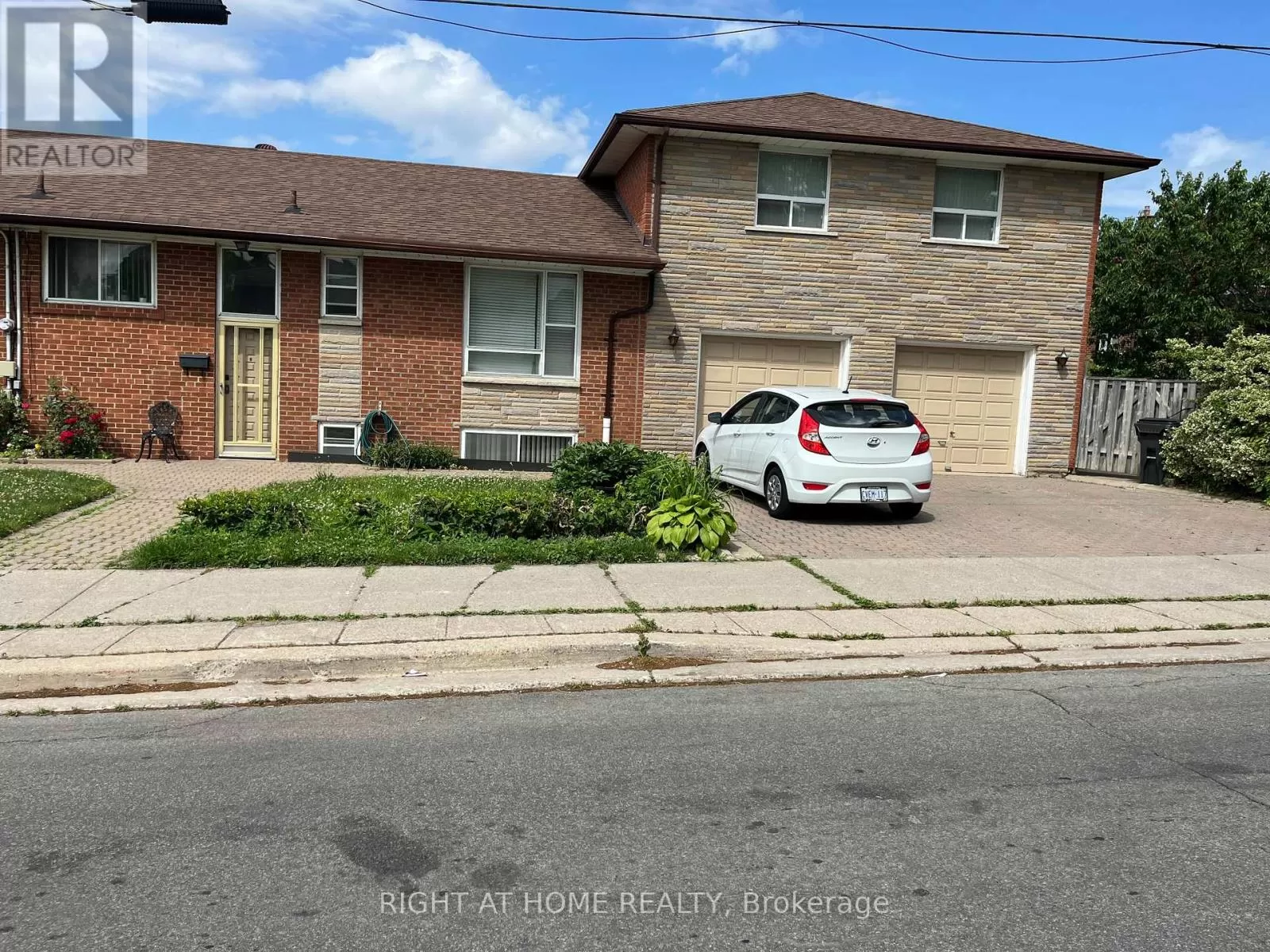 House for rent: Lower - 40 Deevale Road, Toronto, Ontario M3M 1Z3