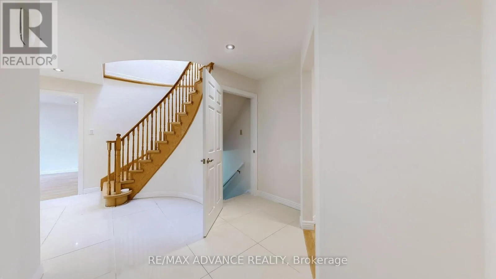 Other for rent: Lower - 49 Havenview Road, Toronto, Ontario M1S 3A4