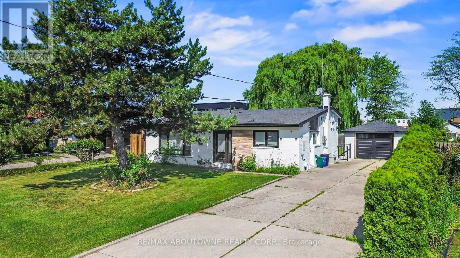 House for rent: Lower - 523 Pinegrove Road, Oakville, Ontario L6K 2C2