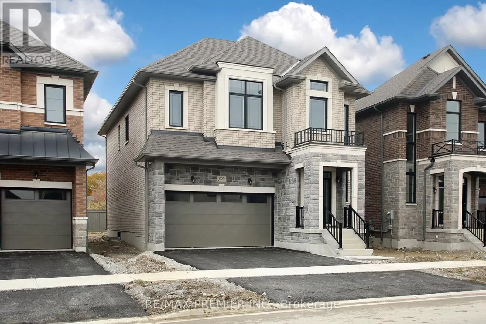 Other for rent: Lower - 590 Kleinburg Summit Way, Vaughan, Ontario L4T 4T5