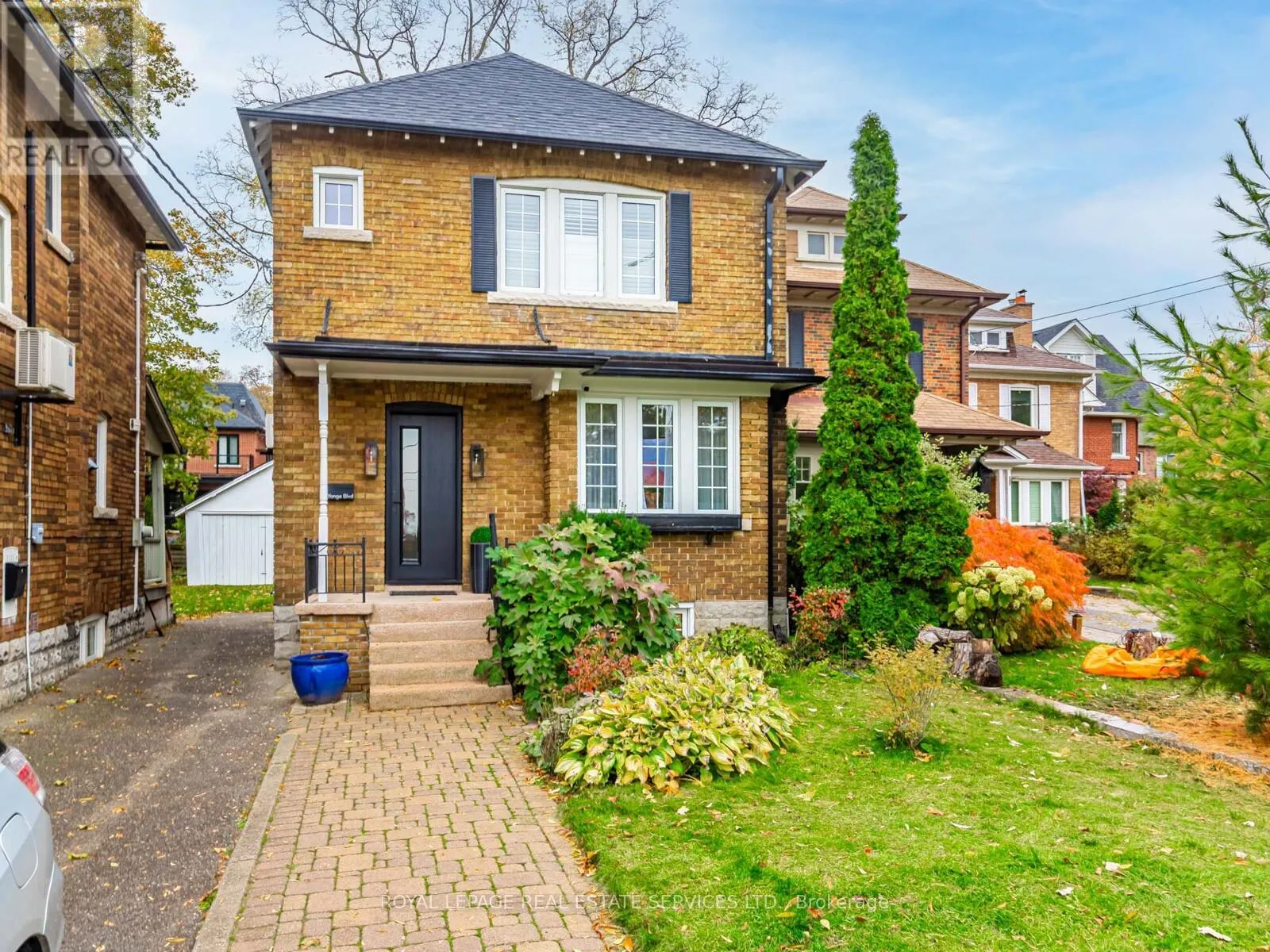 House for rent: Lower - 61 Yonge Boulevard, Toronto, Ontario M5M 3G7