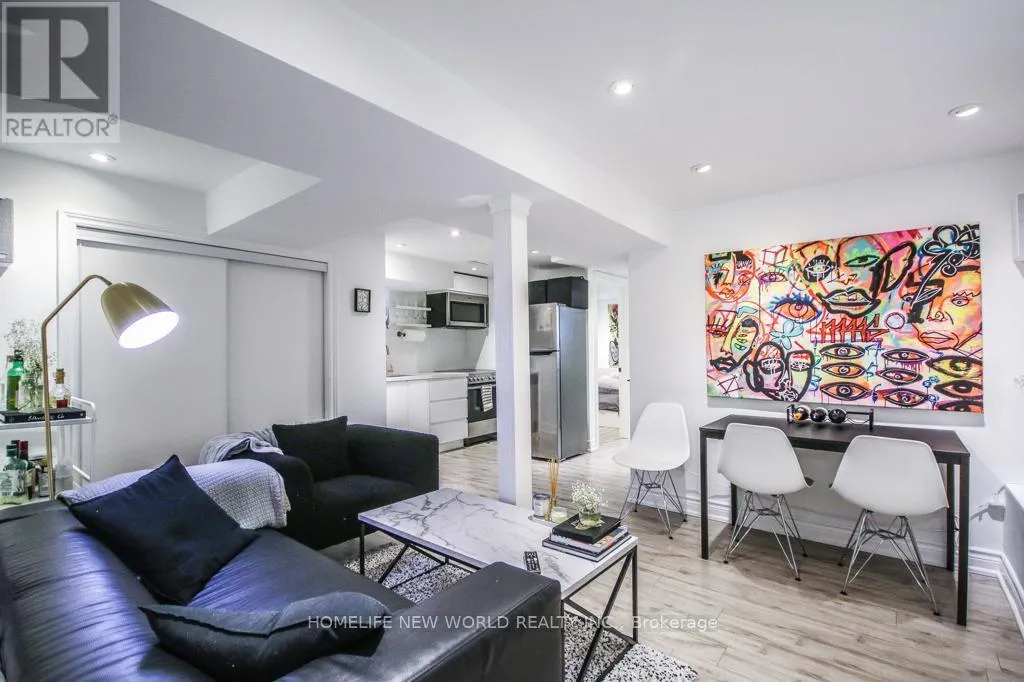 Duplex for rent: Lower - 679 Gladstone Avenue, Toronto, Ontario M6H 3J5