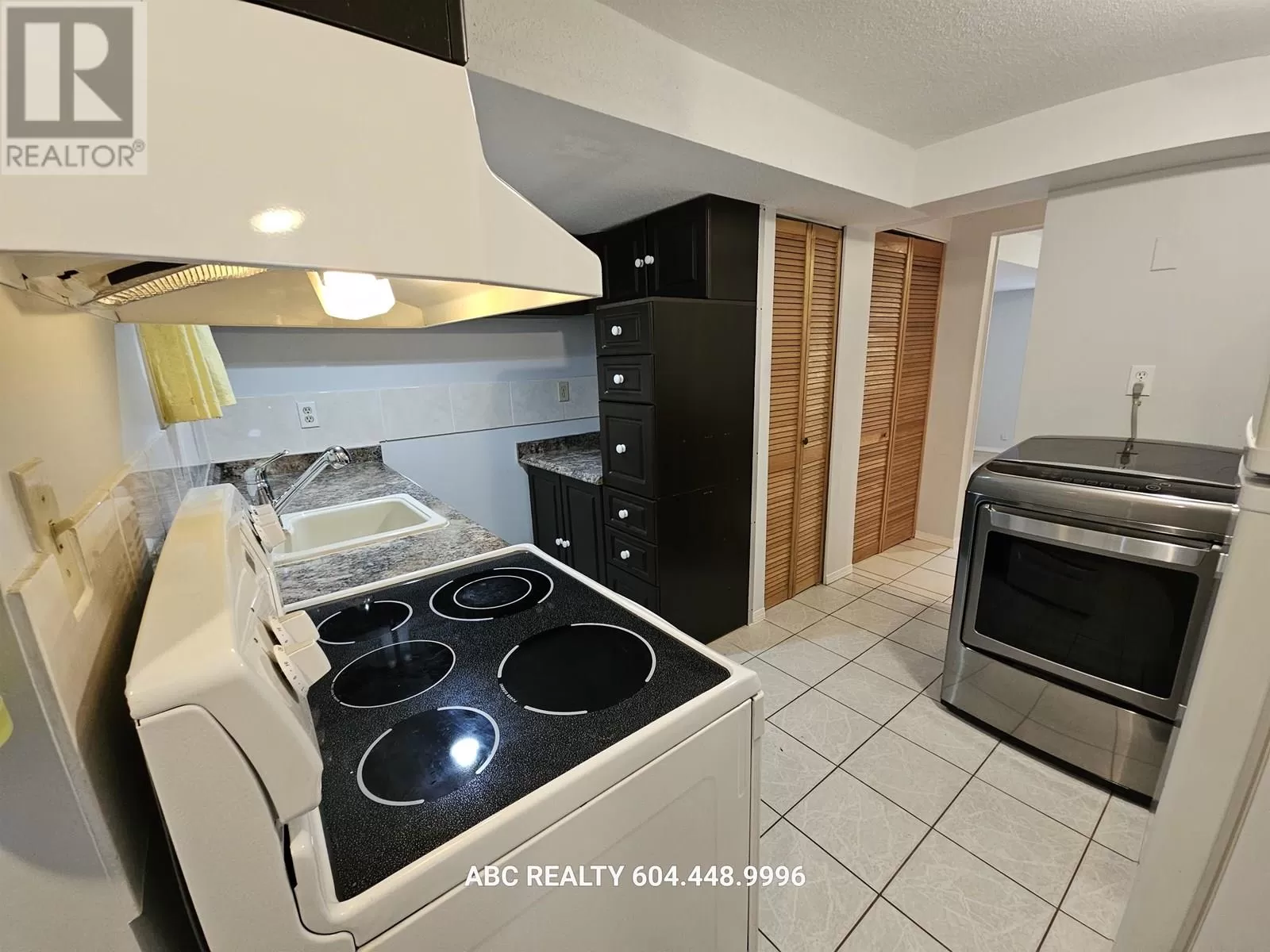 Duplex for rent: Lower 6xxx Imperial Street, Burnaby, British Columbia V5E 1N2