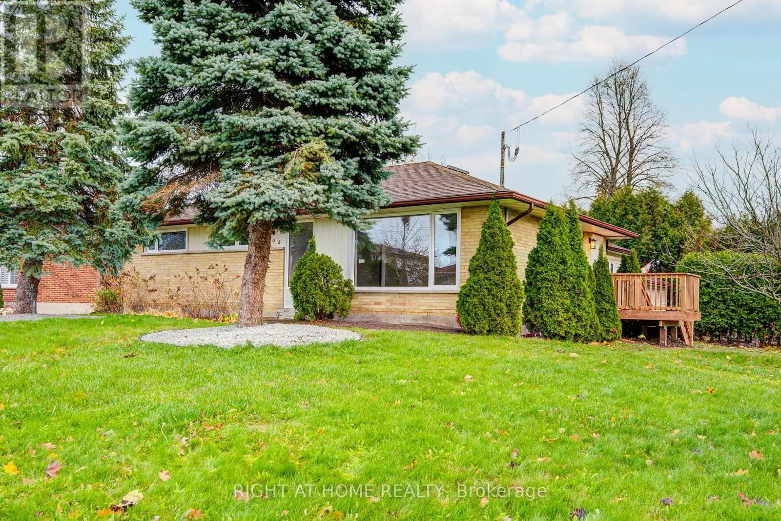 House for rent: (lower) 705 Glenforest Street, Oshawa, Ontario L1J 5E9