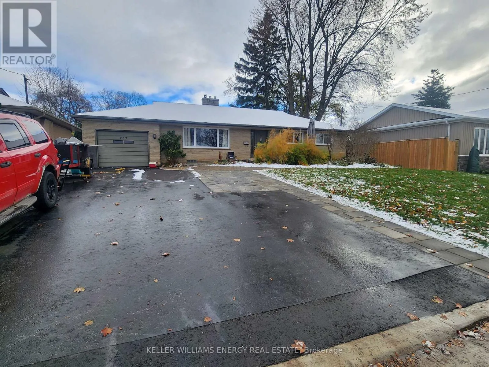 Other for rent: Lower - 737 Law Street, Oshawa, Ontario L1G 4M3