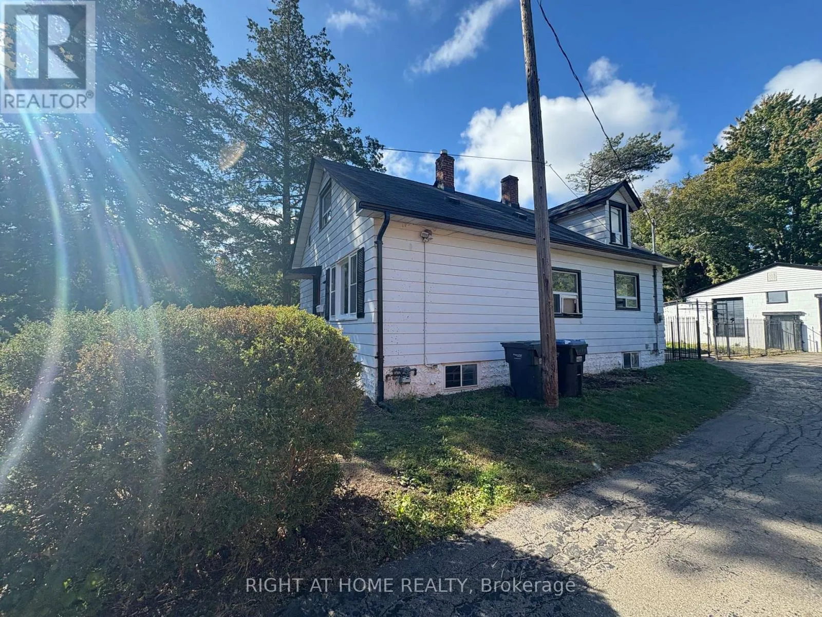 House for rent: Lower - 779 Indian Road, Mississauga, Ontario L5H 1R4