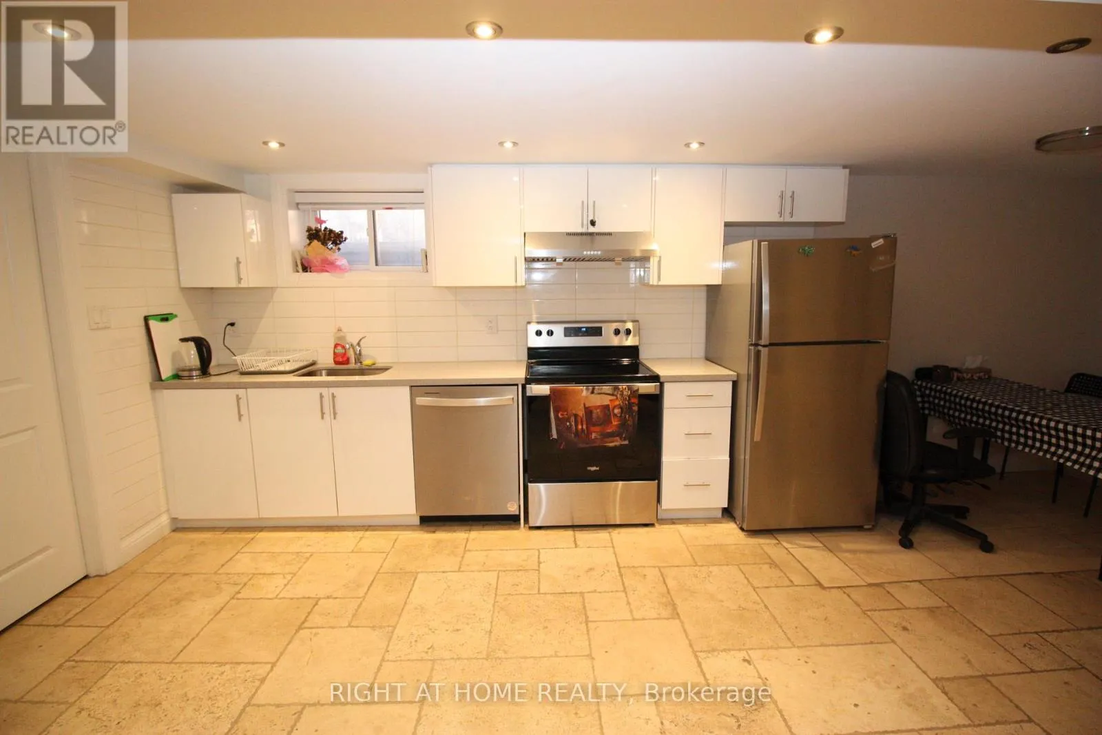 House for rent: Lower - 81a Shaver Avenue N, Toronto, Ontario M9B 4N6