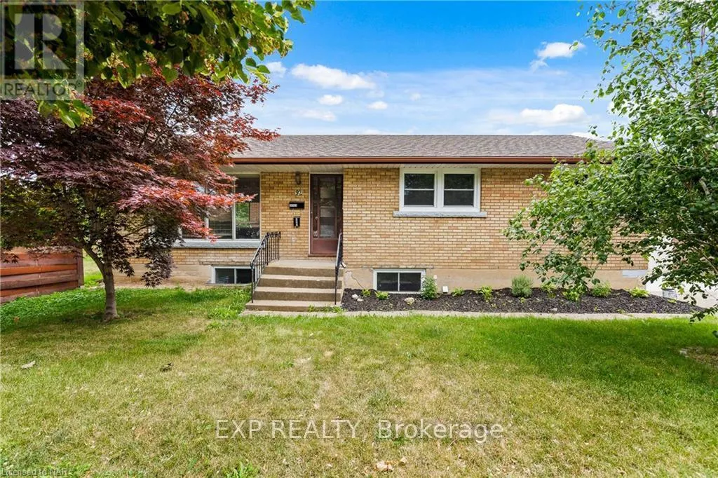 House for rent: Lower - 92 Margery Avenue, St. Catharines, Ontario L2R 6K1