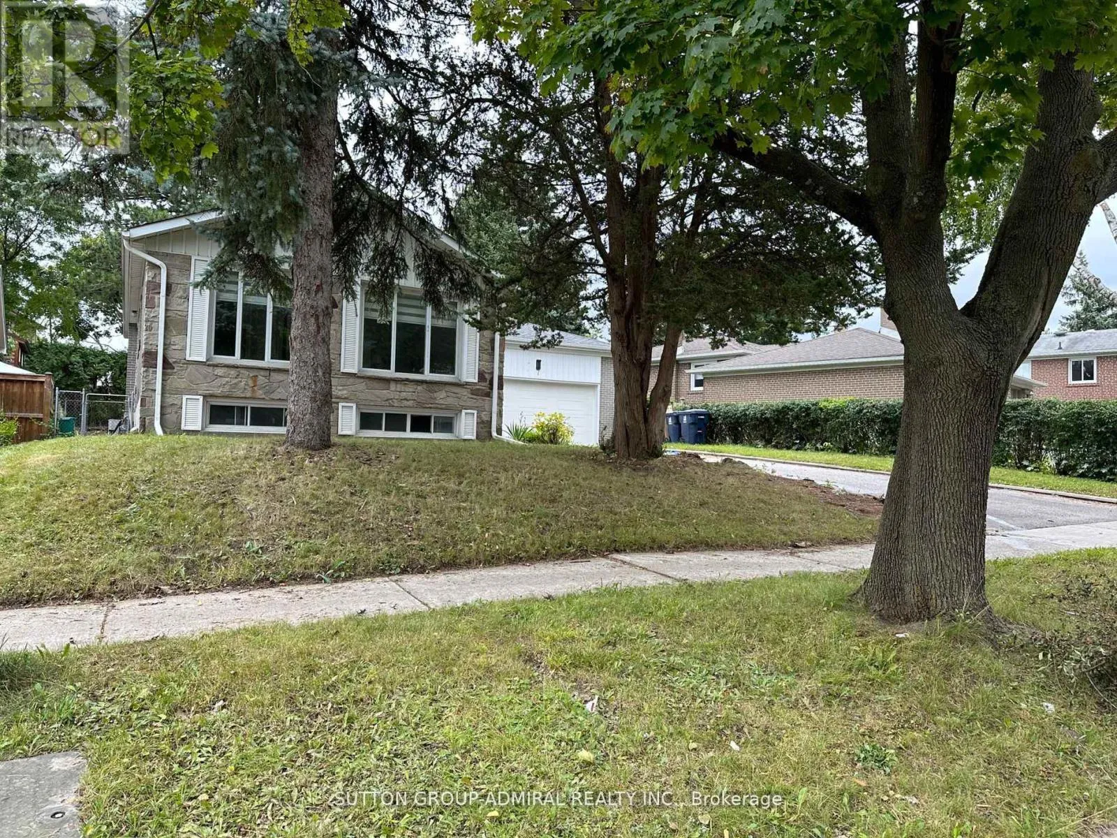 House for rent: Lower A - 7 Resolution Crescent, Toronto, Ontario M2H 1N3