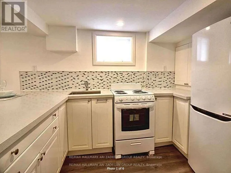 House for rent: Lower Fl - 47 Newbury Drive, Newmarket, Ontario L3Y 4P9