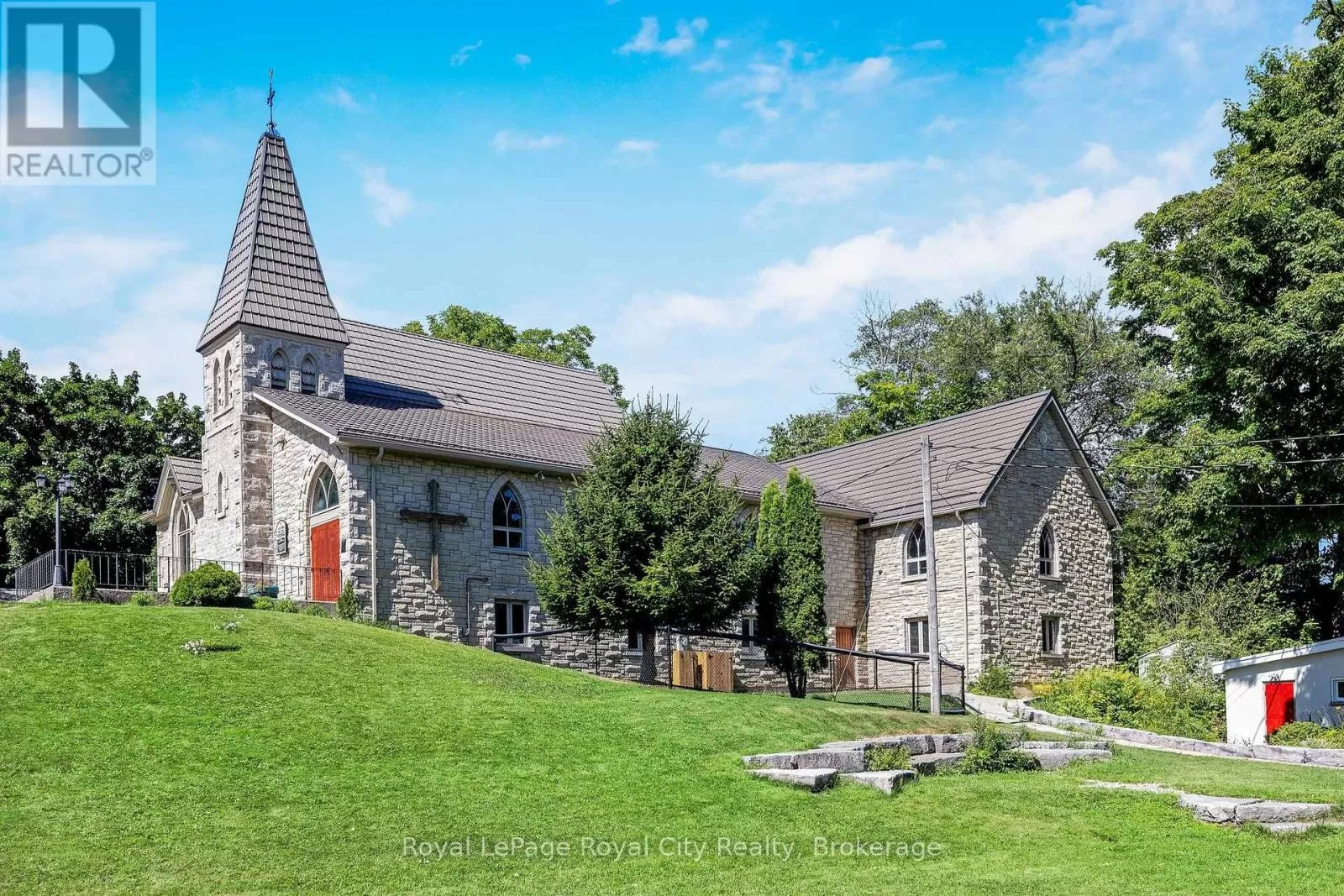 Offices for rent: Lower Level - 112 Guelph Street, Guelph/Eramosa, Ontario N0B 2K0