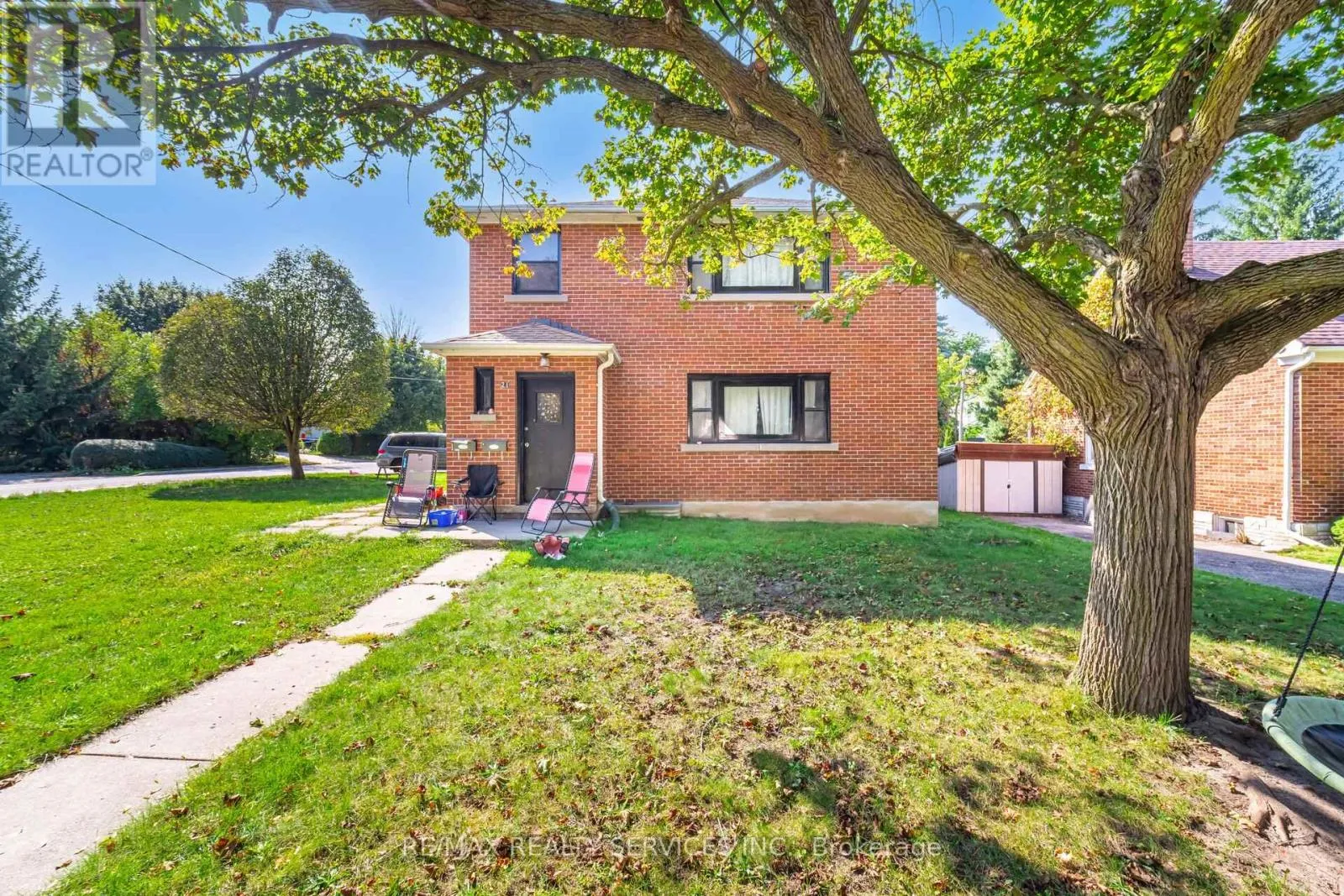 House for rent: (lower Level) - 21 Beverley Street, Waterloo, Ontario N2L 2H5