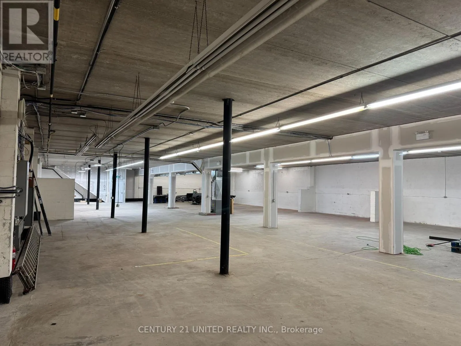 Warehouse for rent: Lower Level - 2704 Lakefield Road, Selwyn, Ontario K9J 6X5