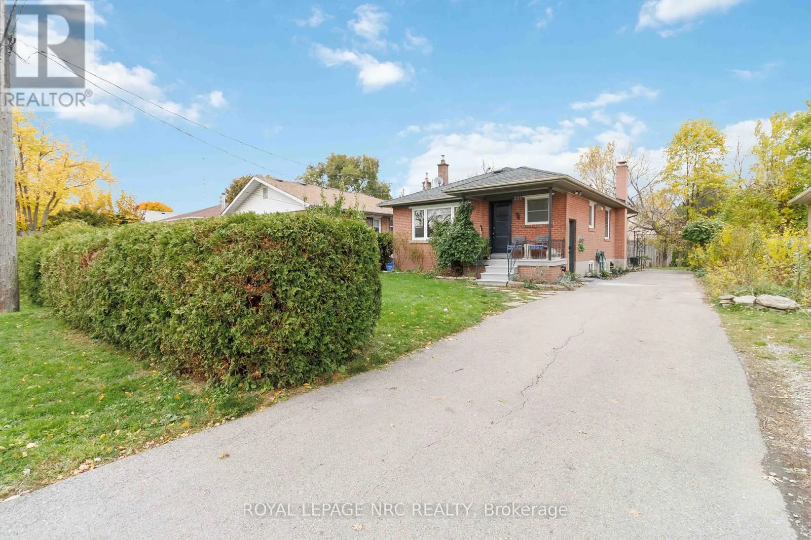 House for rent: Lower Unit - 233 Maurice Drive, Oakville, Ontario L6K 2X2