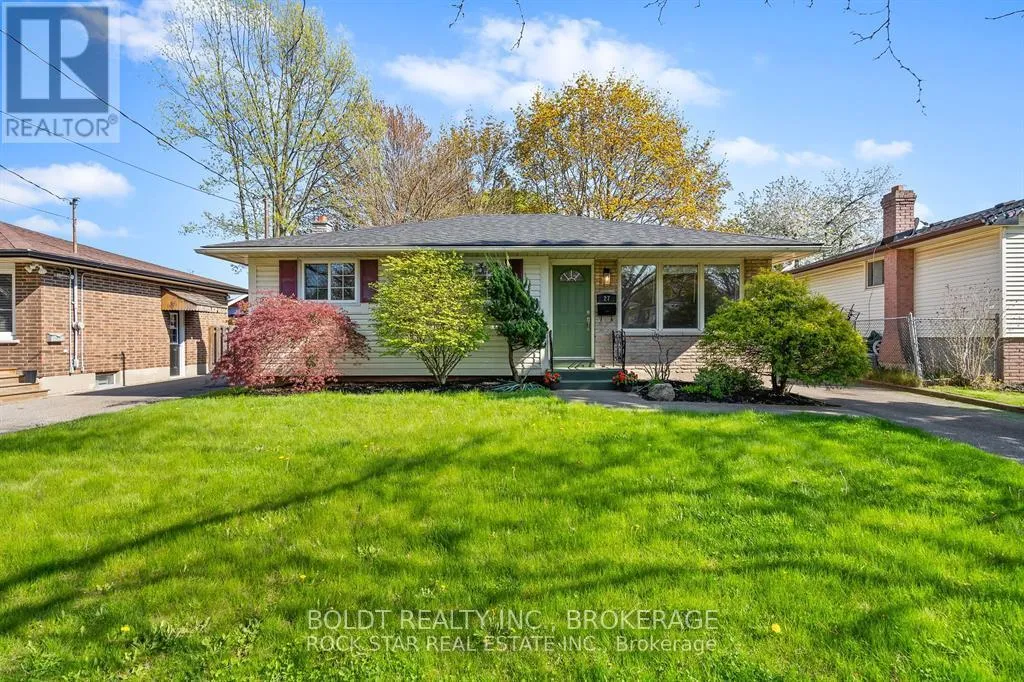 House for rent: Lower Unit - 27 Cindy Drive, St. Catharines, Ontario L2M 6K3