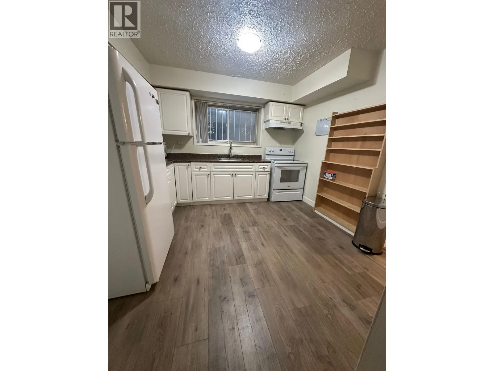 House for rent: Lower-2185 Cassiar Street, Vancouver, British Columbia V5M 4J4