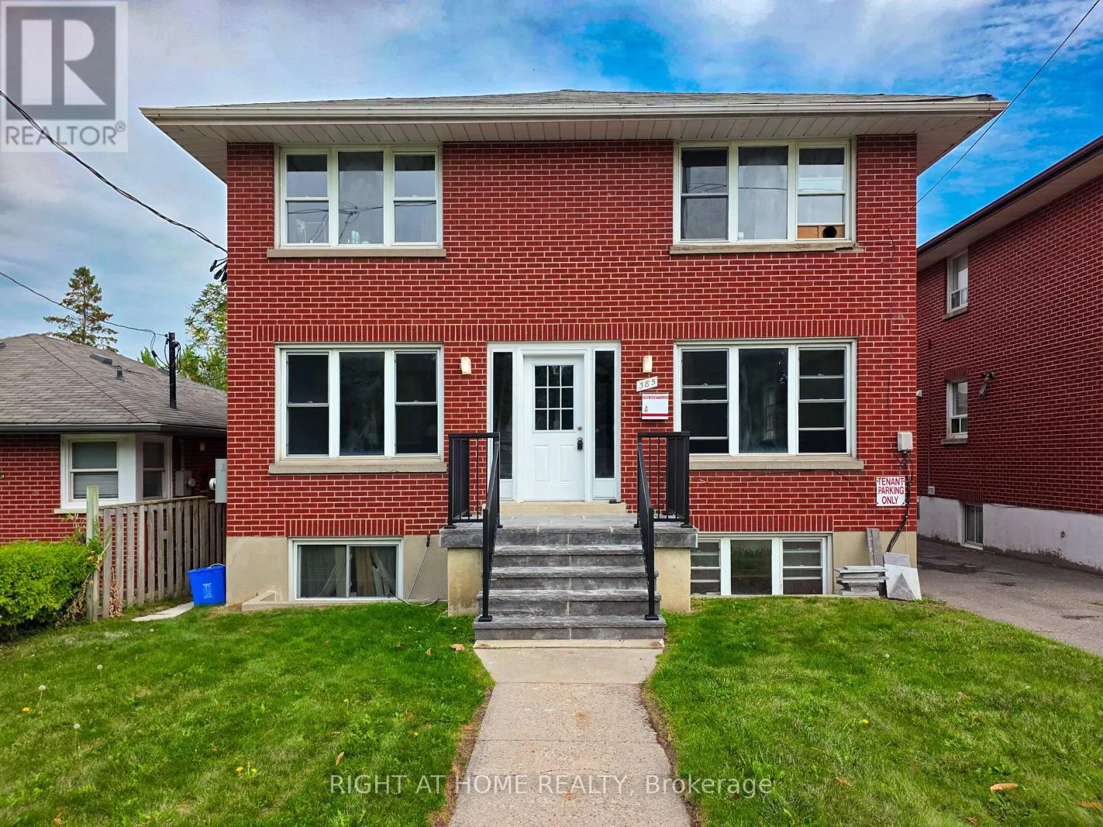 Other for rent: Lowerlevel - 385 Mary Street N, Oshawa, Ontario L1G 5C9