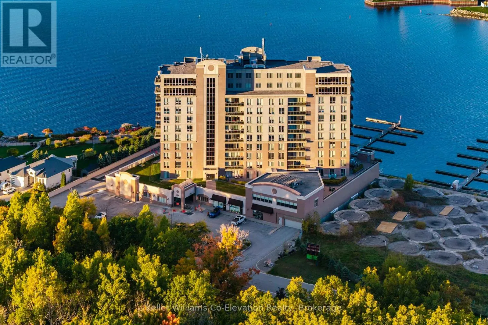 Apartment for rent: Lph01 - 699 Aberdeen Boulevard, Midland, Ontario L4R 5P2