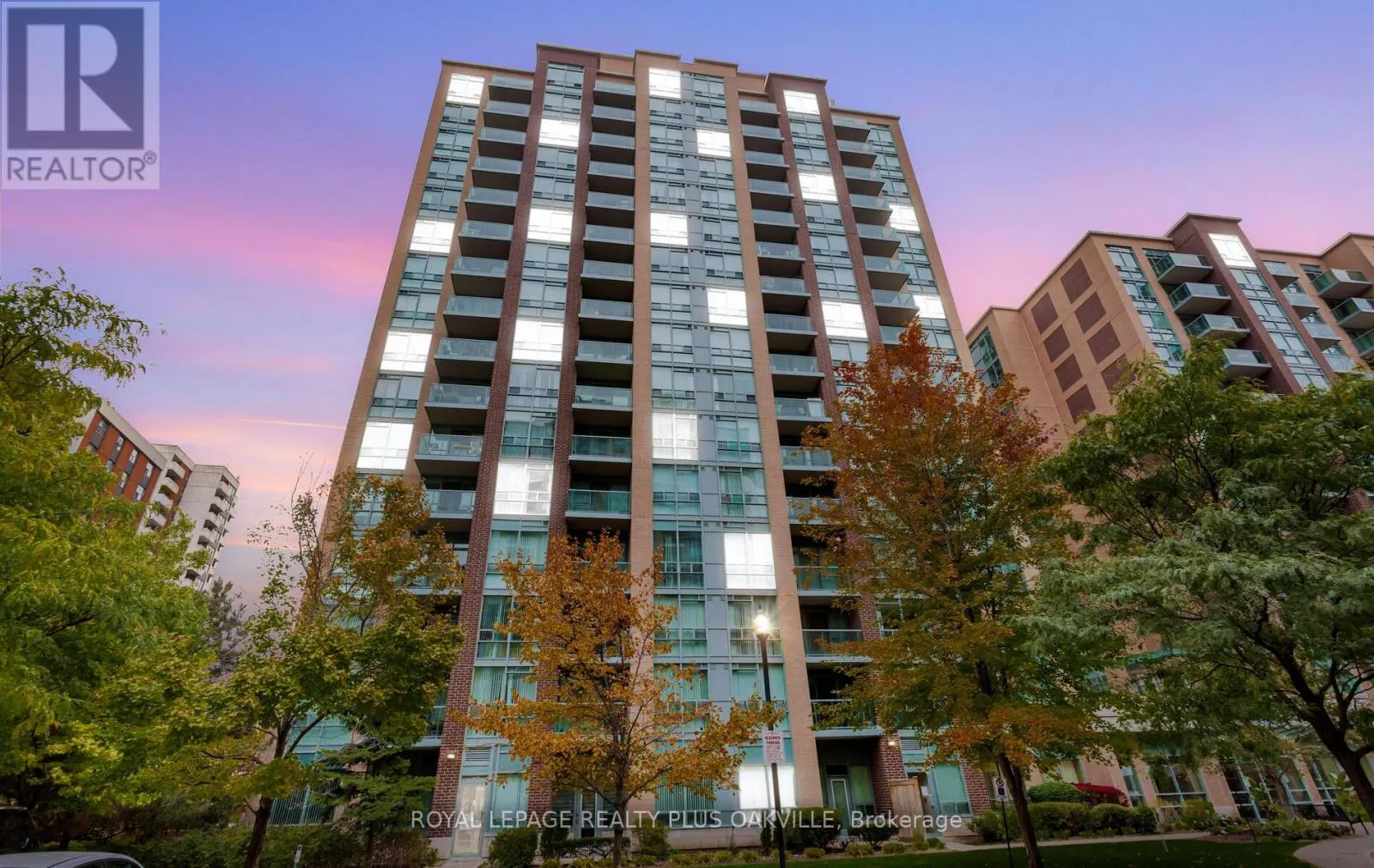 Apartment for rent: Lph07 - 7 Michael Power Place, Toronto, Ontario M9A 0A4