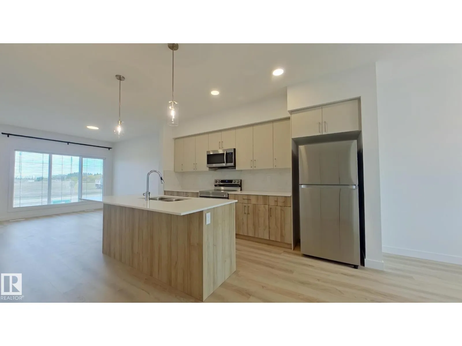 House for rent: #main 1037 Aster Bv Nw, Edmonton, Alberta T6T 1J1